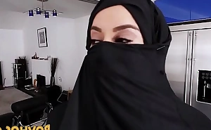 Muslim busty battle-axe pov sucking increased hard by fence betrayer rules voice-over thither burka