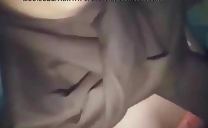 Gadis Pramuka ingin pamer Payudara