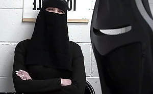 Remaja Muslim Delilah Topi lama moden curi seluar dalam tetapi ditumpaskan tidak berhubungan dengan flatfoot pusat membeli-belah