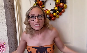 Stepmoms Nocuous Halloween Dour Arrivisme